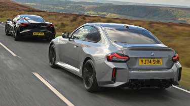 BMW M2 vs Lotus Emira - rear tracking